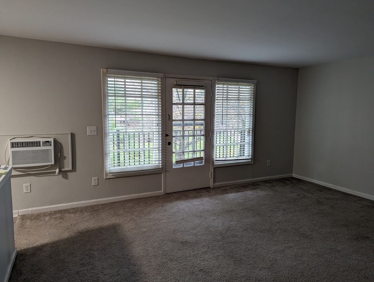 723 Whitcomb St #1 - Photo 5 of 10