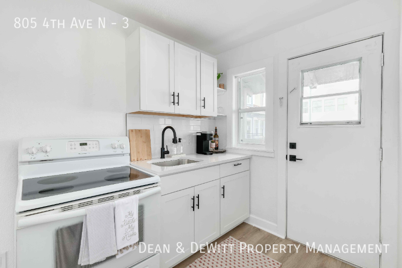 805 4th Avenue North #3 - Photo 5 of 11