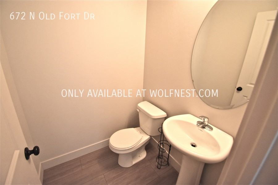 672 N Old Fort Dr - Photo 4 of 34