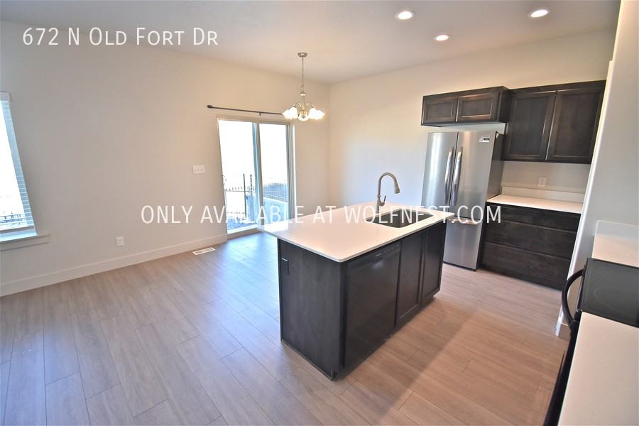 672 N Old Fort Dr - Photo 6 of 34