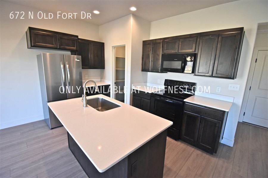 672 N Old Fort Dr - Photo 7 of 34