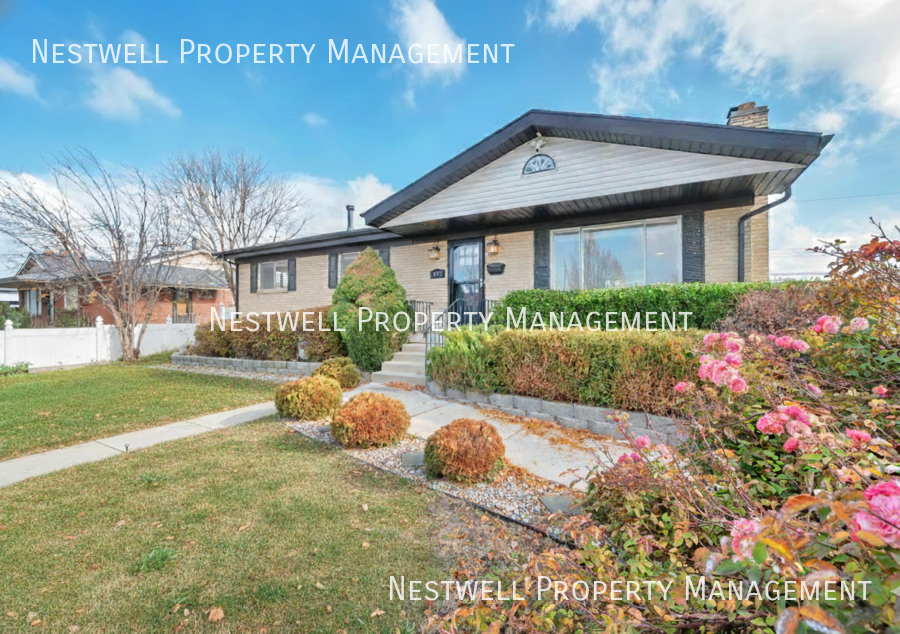 1447 S Clayton St - Photo 2 of 30