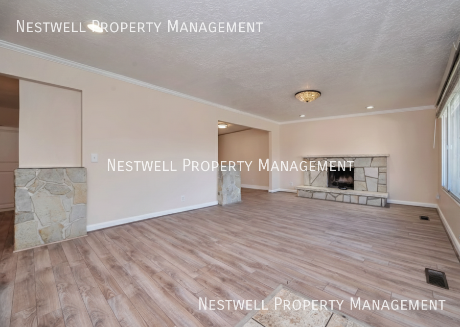 1447 S Clayton St - Photo 6 of 30