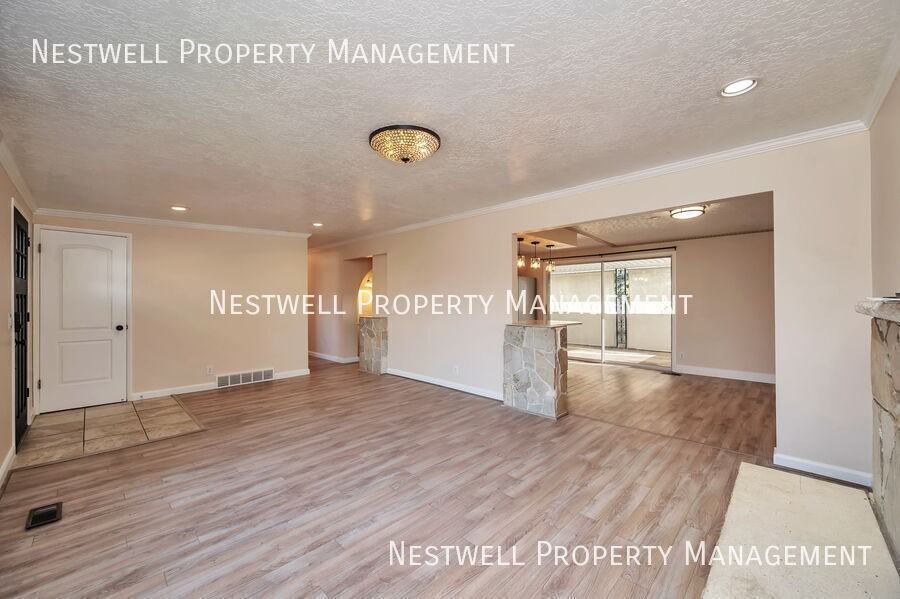 1447 S Clayton St - Photo 7 of 30