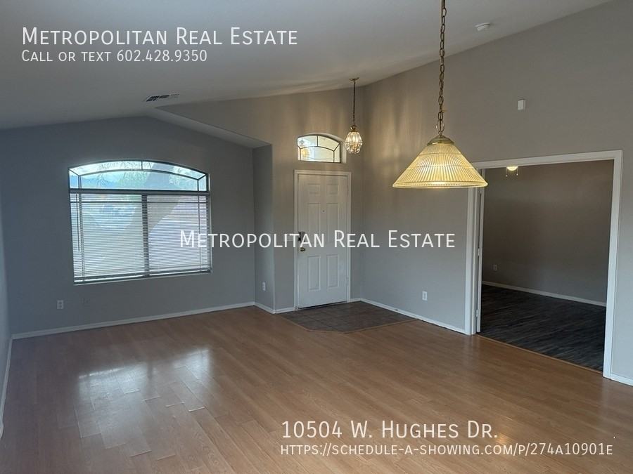 10504 West Hughes Drive - Photo 4 of 24