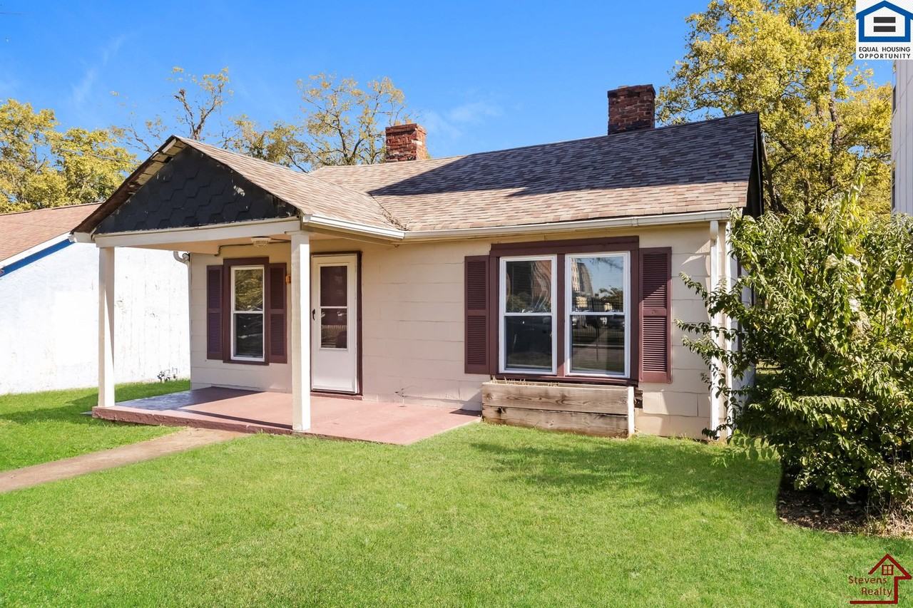 1002 33rd Avenue North - Photo 2 of 16