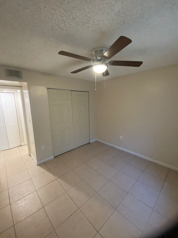 2571 Nw 56th Ave #G - Photo 3 of 12