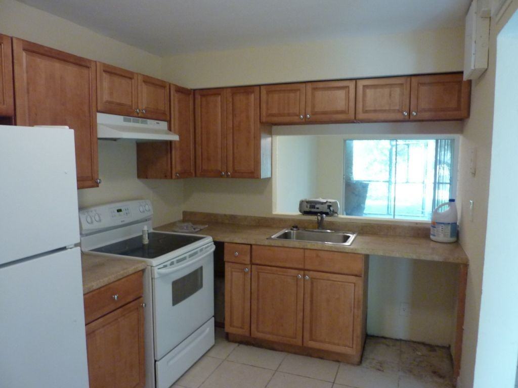 2571 Nw 56th Ave #G - Photo 2 of 12