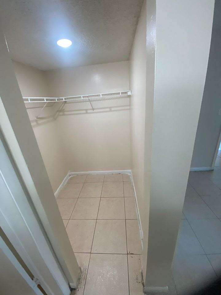 2571 Nw 56th Ave #G - Photo 7 of 12