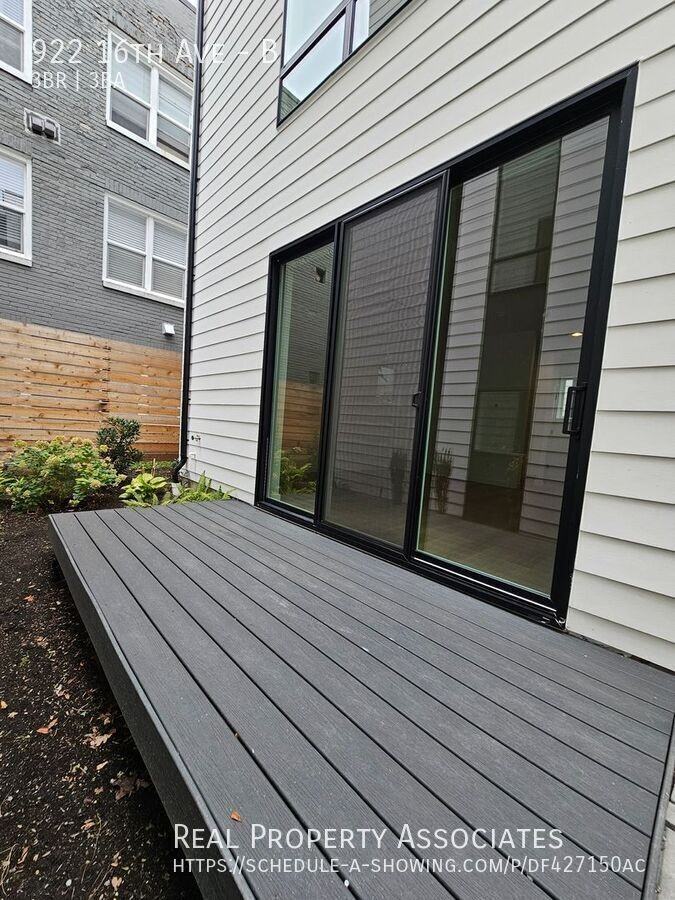 922 16th Ave #B - Photo 3 of 48