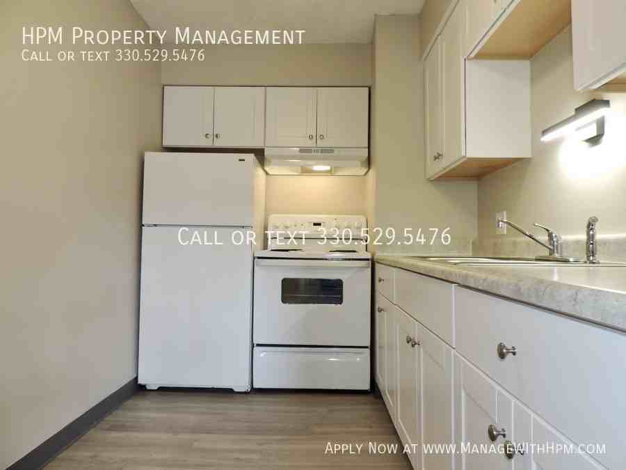 1015 Howe Ave #11 - Photo 5 of 11