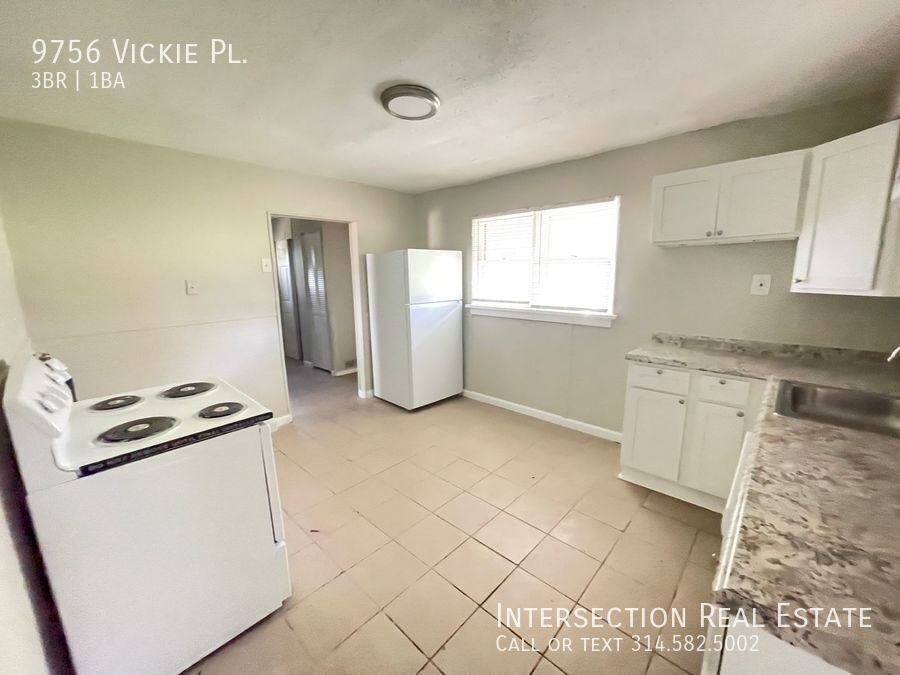 9756 Vickie Place - Photo 5 of 12