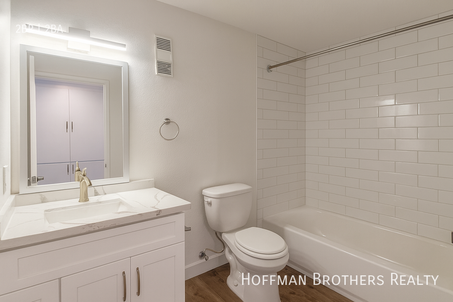 3910 East 11th Street #8 - Photo 5 of 7