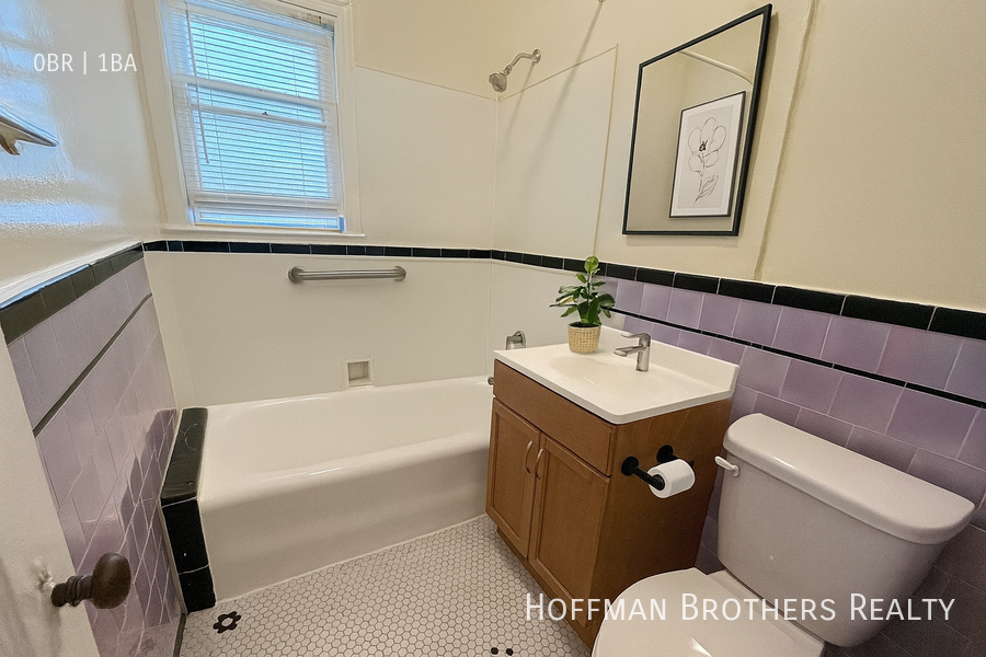 603 S Cochran Ave #106 - Photo 3 of 3