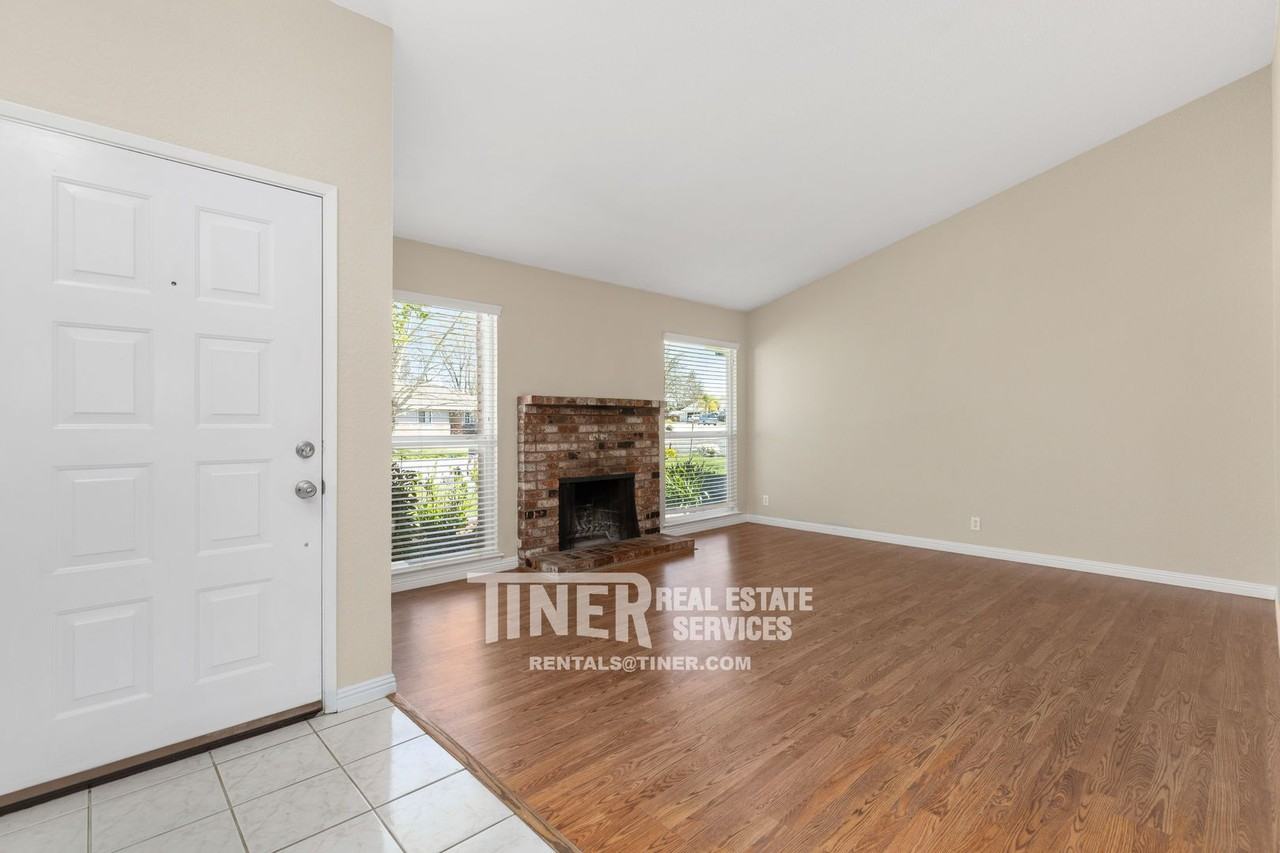 8052 Phoebe Way - Photo 6 of 40