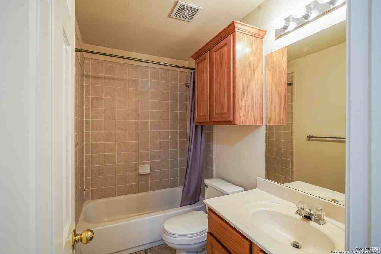 7703 Wexford Sq - Photo 6 of 21