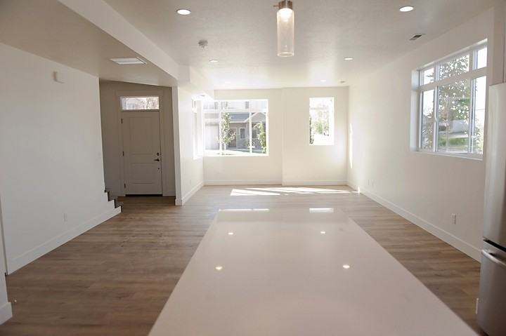 155 N Main St #5 - Photo 6 of 10