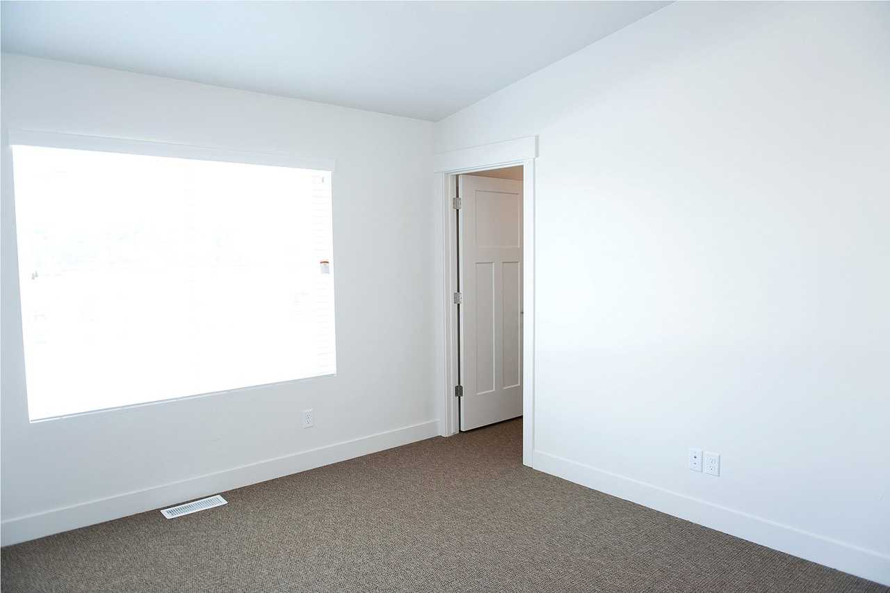 422 Westnorth #1 - Photo 5 of 10