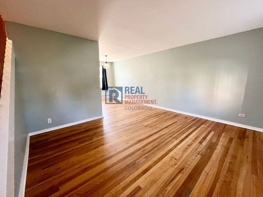 2858 Jasmine St - Photo 4 of 11