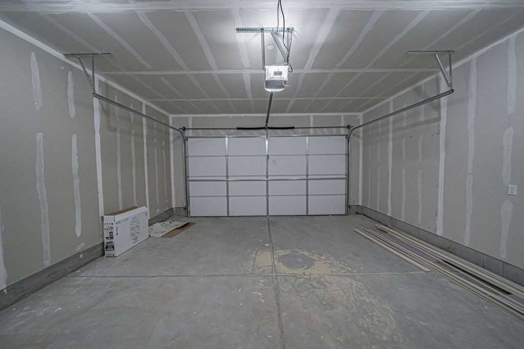 2962 Huntshire Avenue Mid 3 #2962 - Photo 4 of 31