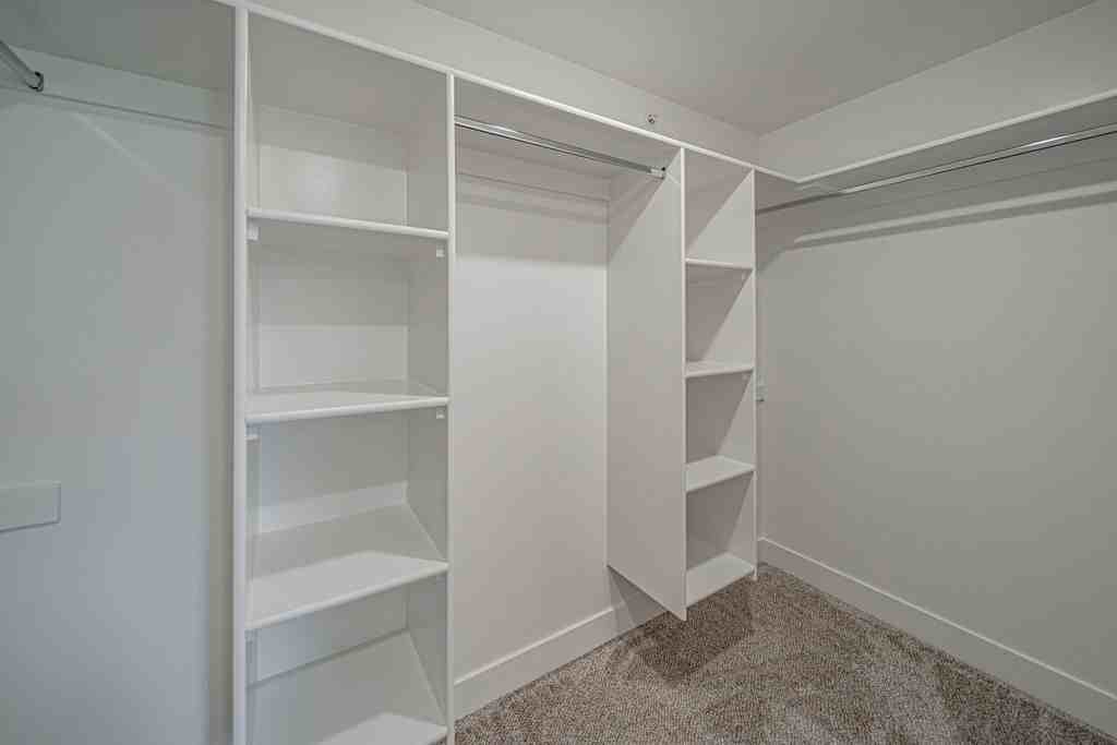 2962 Huntshire Avenue Mid 3 #2962 - Photo 5 of 31