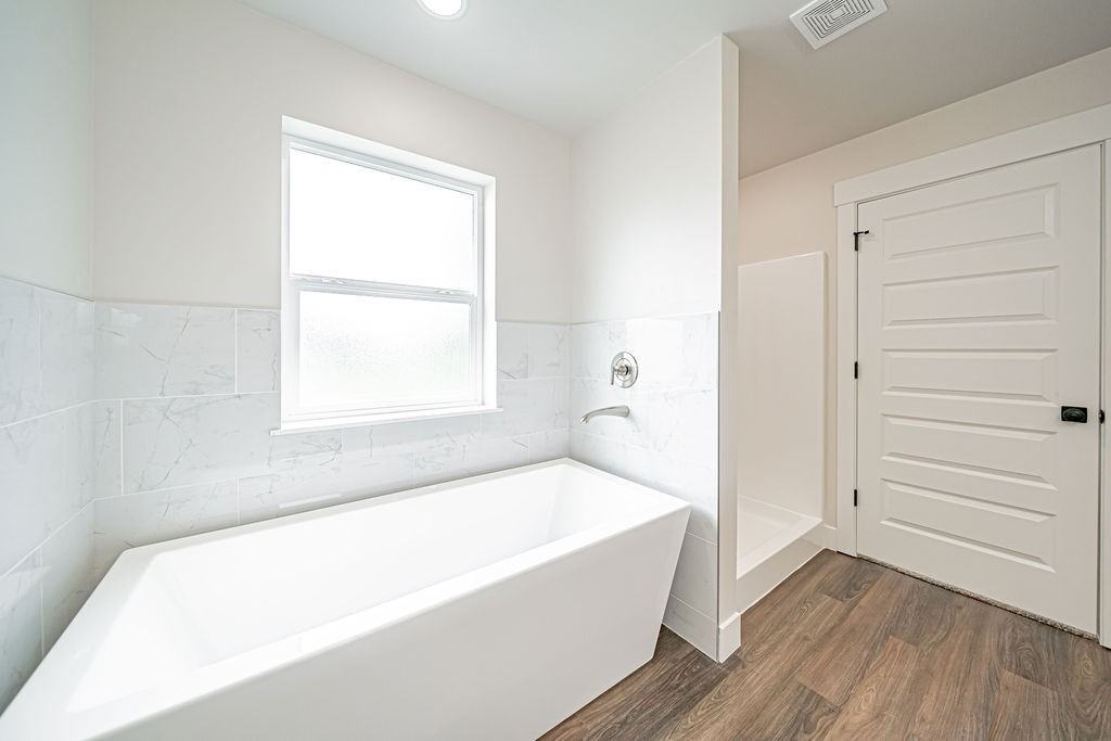 2962 Huntshire Avenue Mid 3 #2962 - Photo 2 of 31