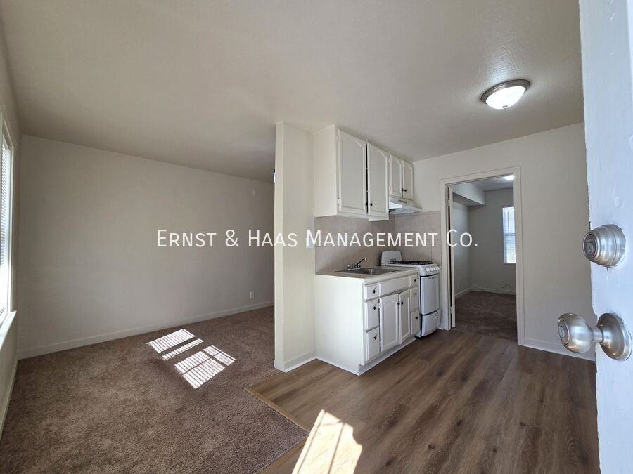 2035 Pine Ave #10 - Photo 2 of 11