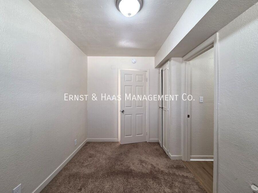 2035 Pine Ave #10 - Photo 7 of 11