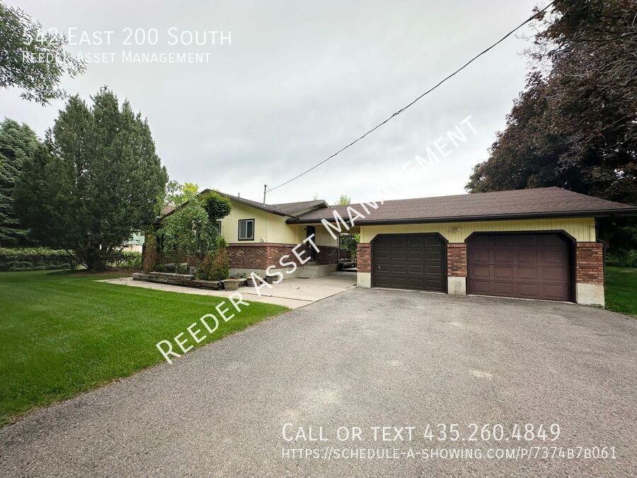 542 E 200 S - Photo 3 of 21