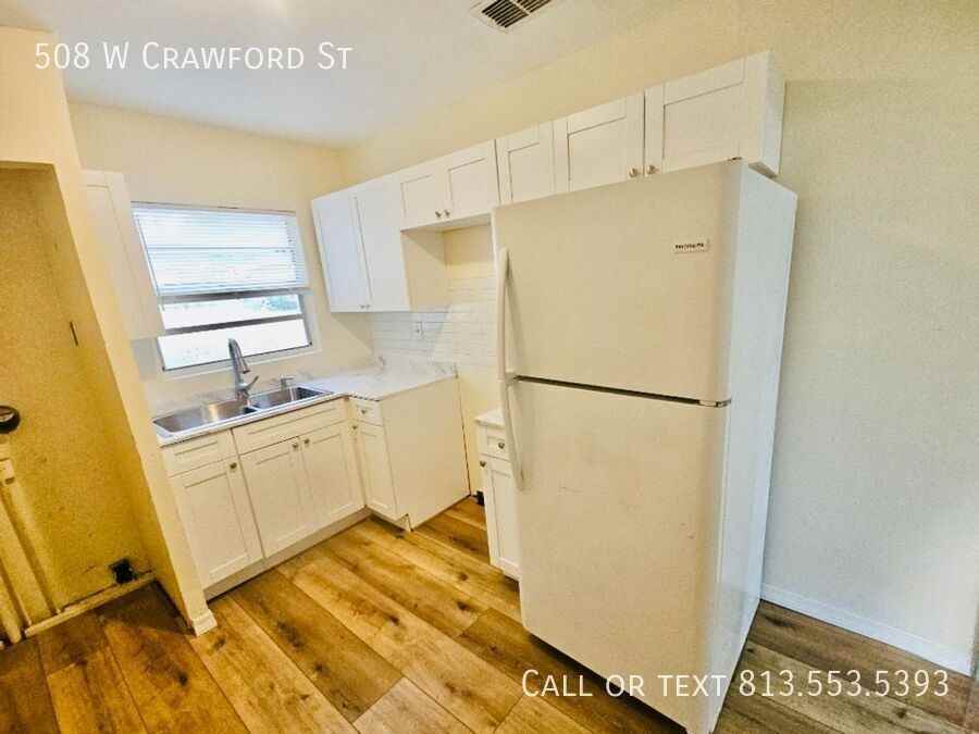 508 West Crawford Street - Photo 6 of 24