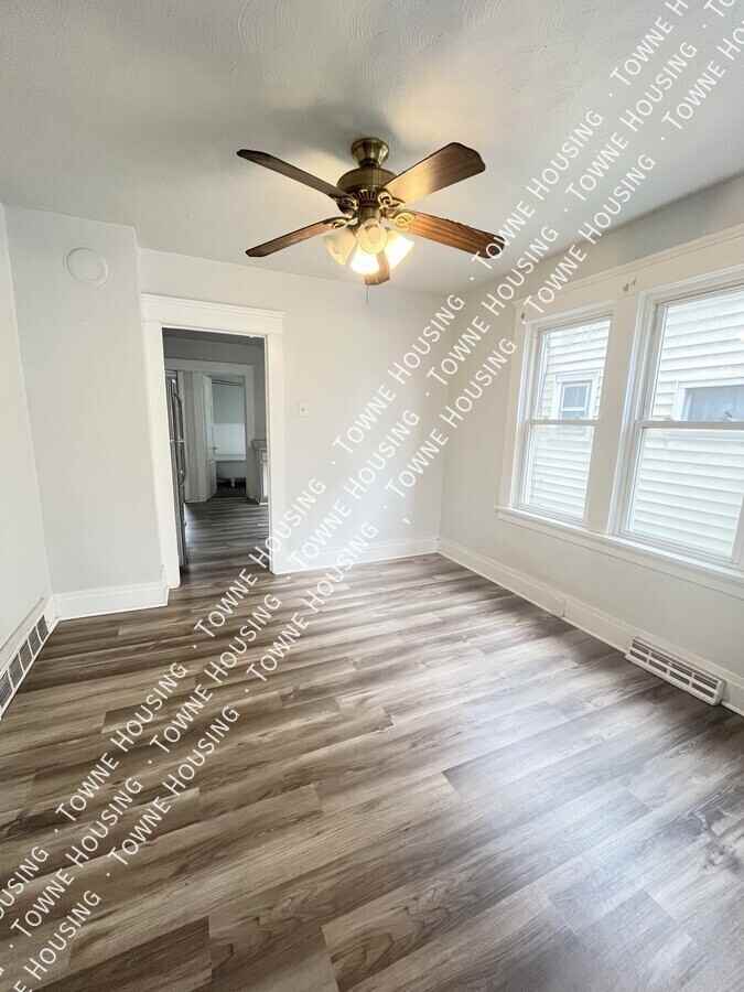 2099 Niagara St #1 - Photo 4 of 12