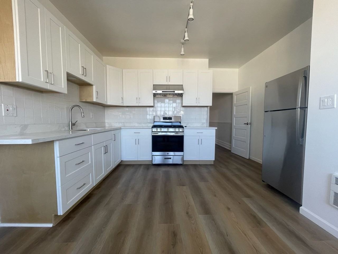1062 Washington Street - Photo 2 of 16