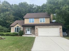 featured image of 636 West Briarknoll Court