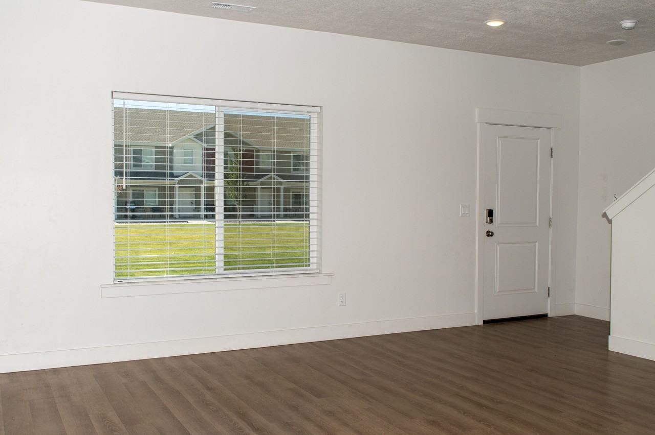 418 418 1580 East 418 South 1580 E #1 - Photo 2 of 23