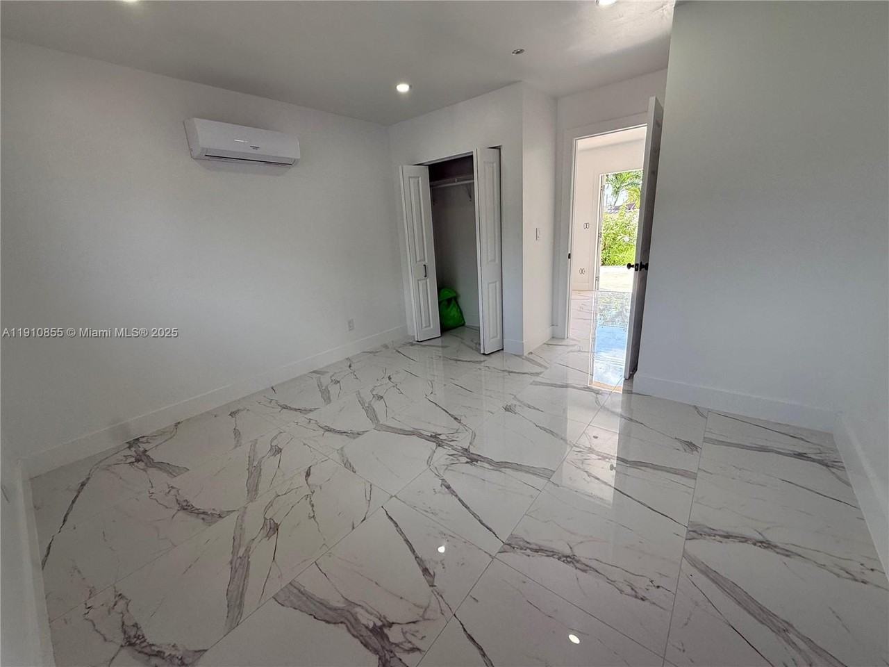 9824 Sw 26th Ter #9824-1 - Photo 3 of 34