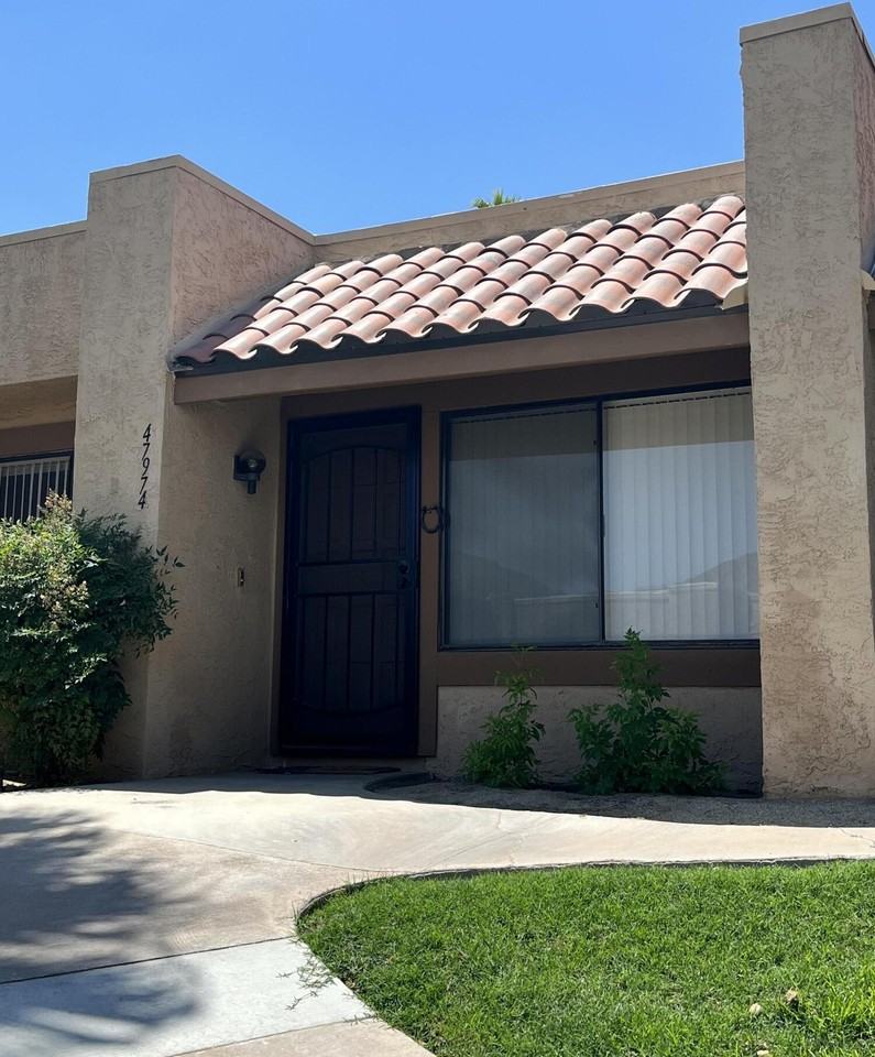 47974 Oasis Court #47974 - Photo 5 of 28