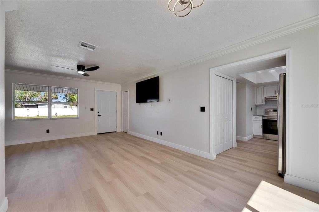 564 Florida Circle South #564 - Photo 6 of 46