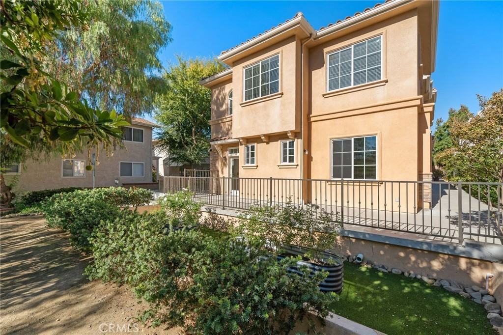 5310 Colodny Dr #5310-5 - Photo 3 of 40