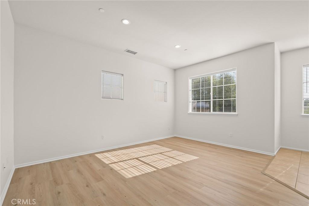 5310 Colodny Dr #5310-5 - Photo 5 of 40