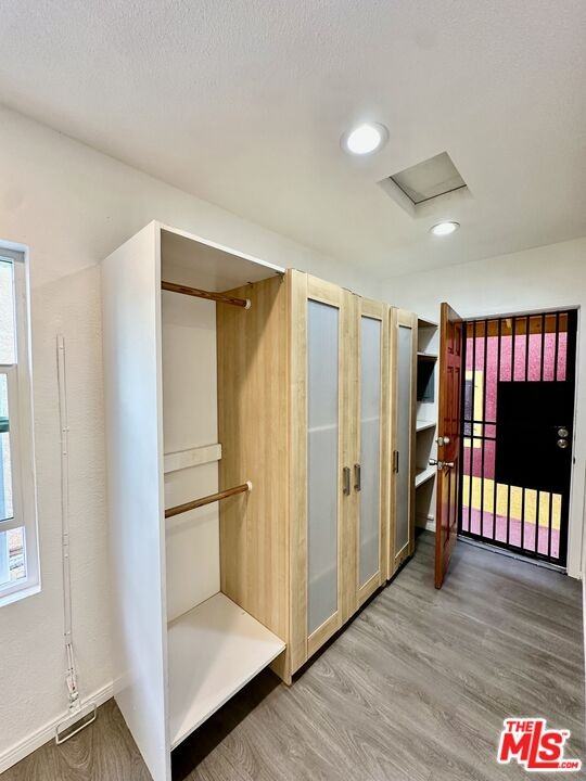 523 1/2 W 56th St #523 - Photo 2 of 22