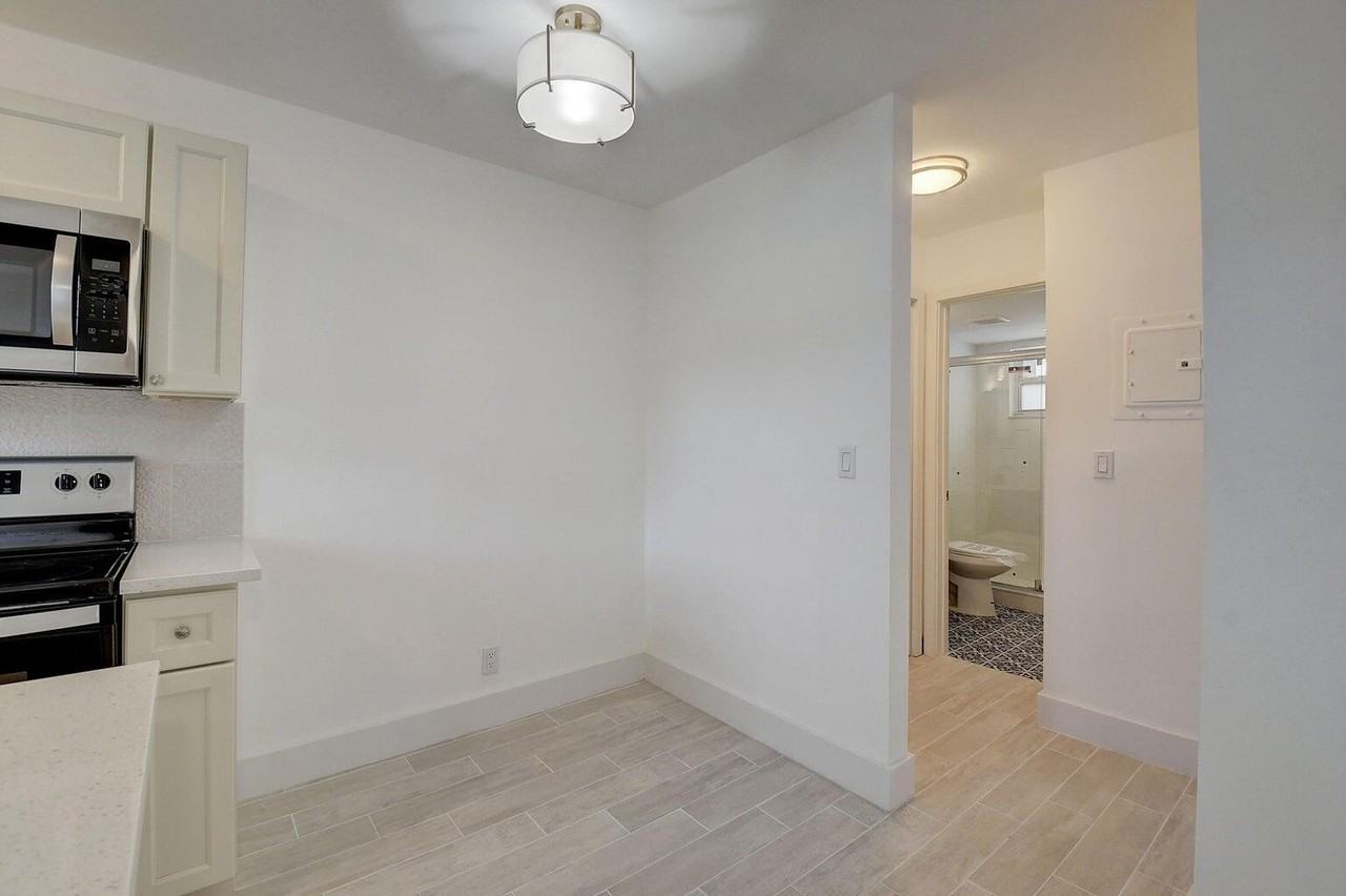525 S Broadway #525 - Photo 5 of 19