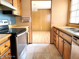 featured image of 7631 Timberwood Dr #7631