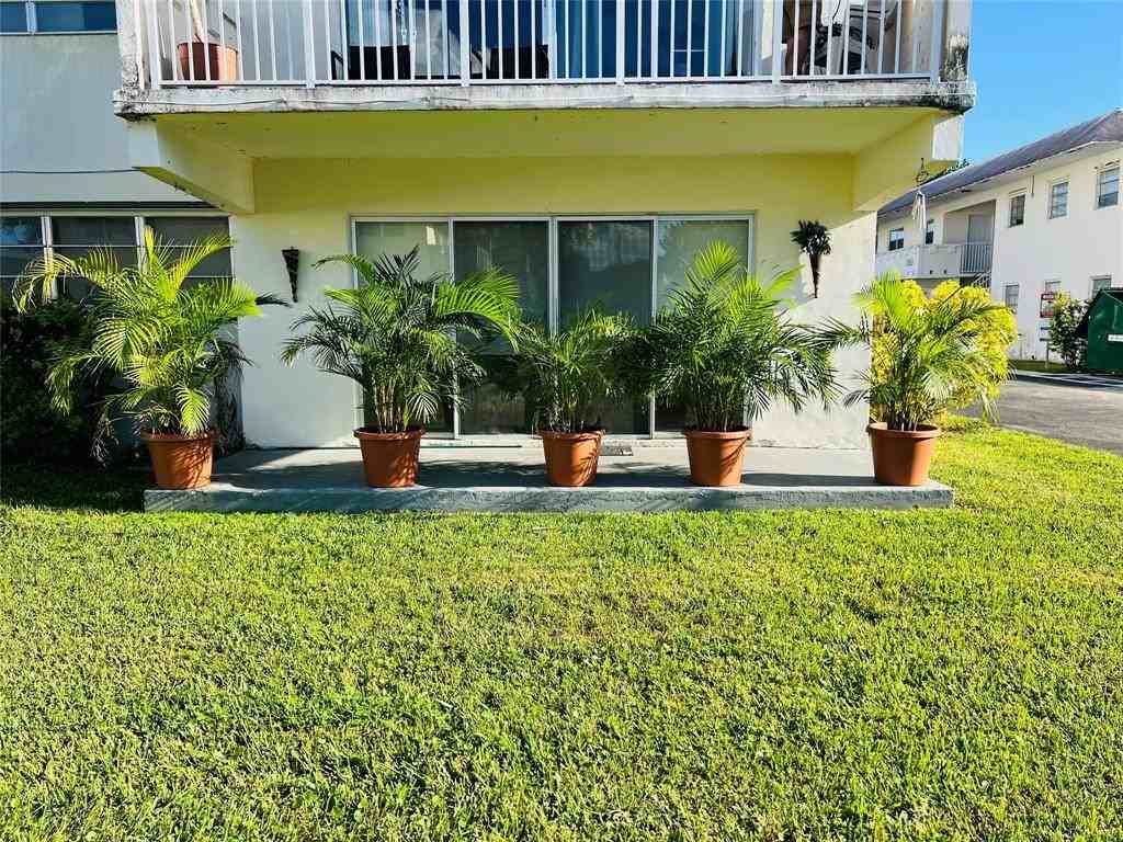 7320 Sw 82nd St #7320 - Photo 3 of 8