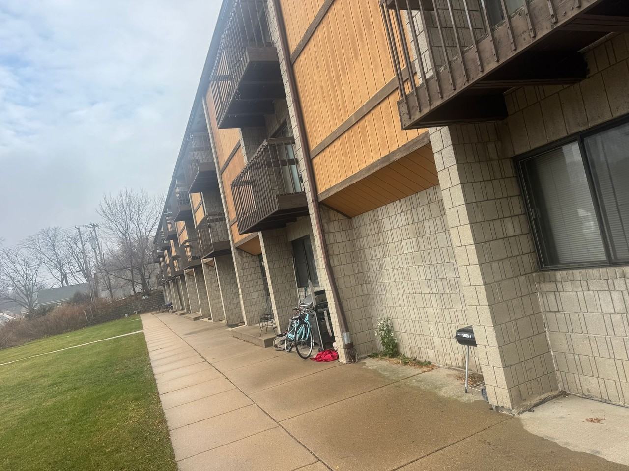 Clement Terrace - Photo 3 of 4