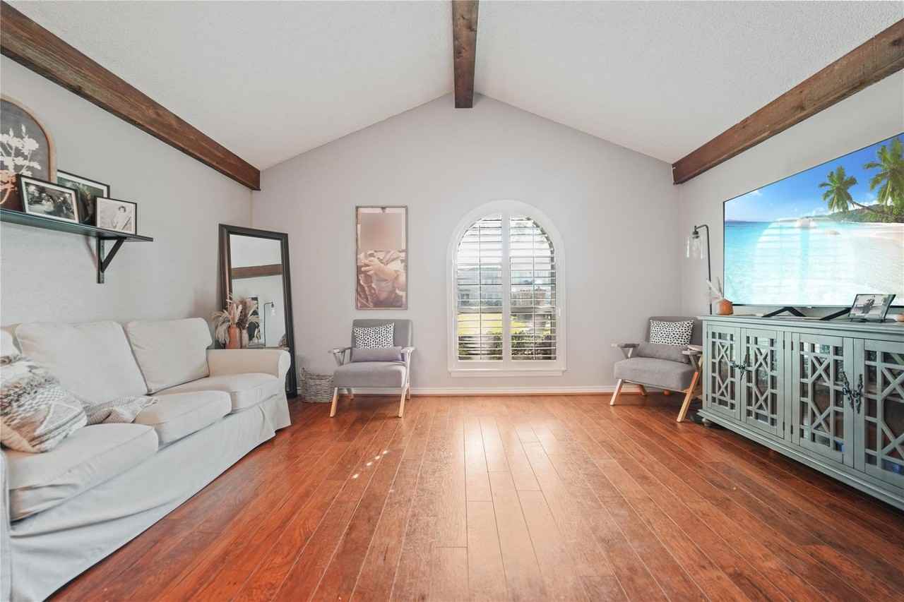 1314 Town Cir #1314-1 - Photo 4 of 17