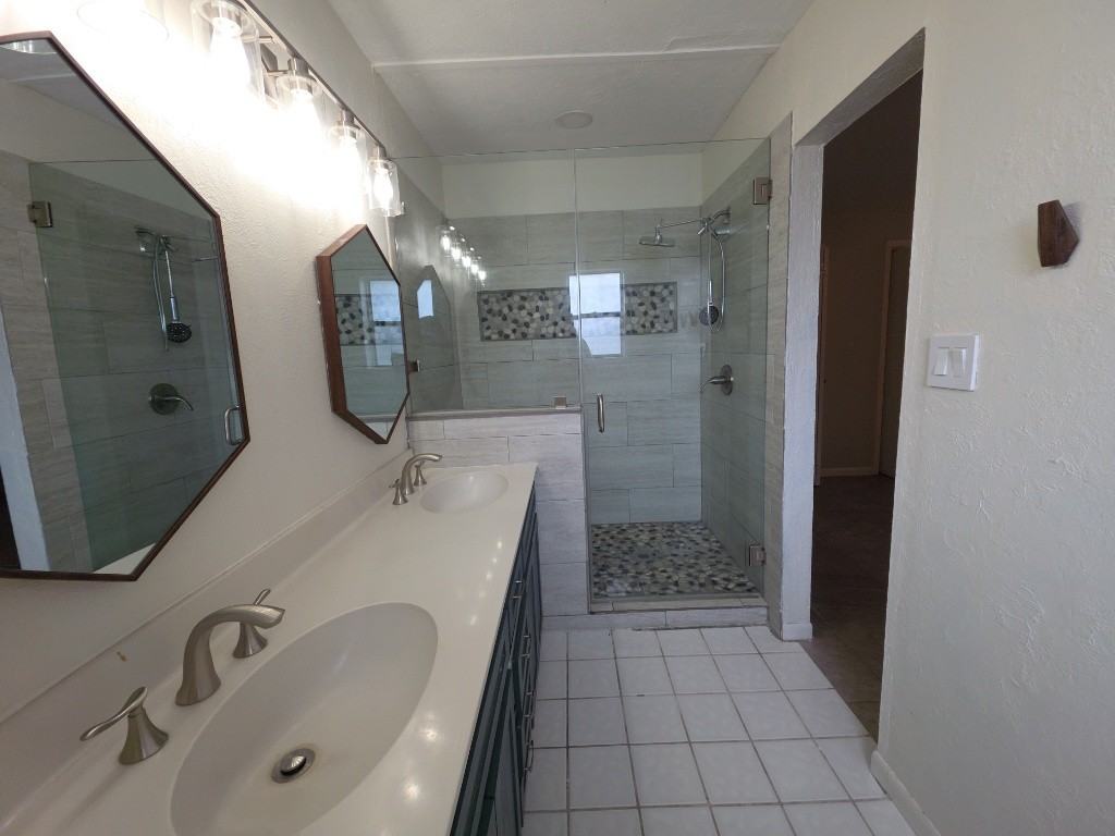 306 7th Street #306 - Photo 4 of 19