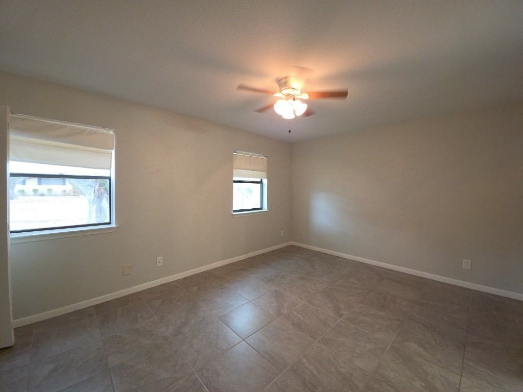 306 7th Street #306 - Photo 6 of 19