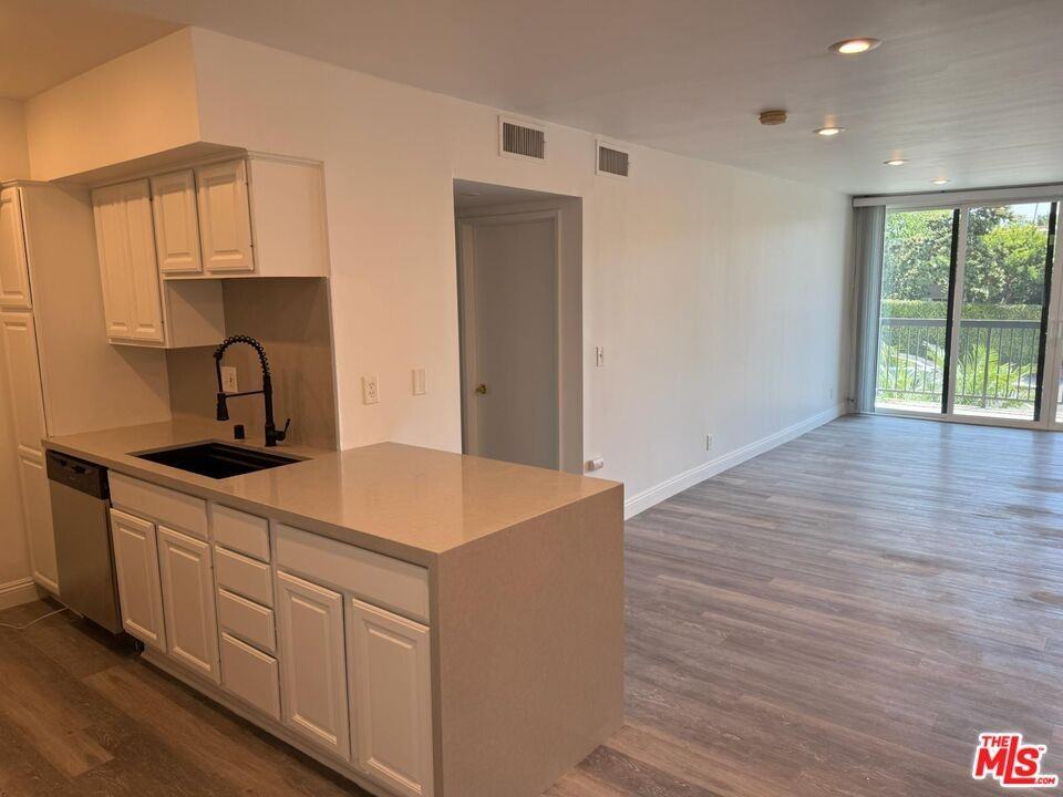 1351 North Crescent Heights Boulevard #1351-207 - Photo 6 of 26