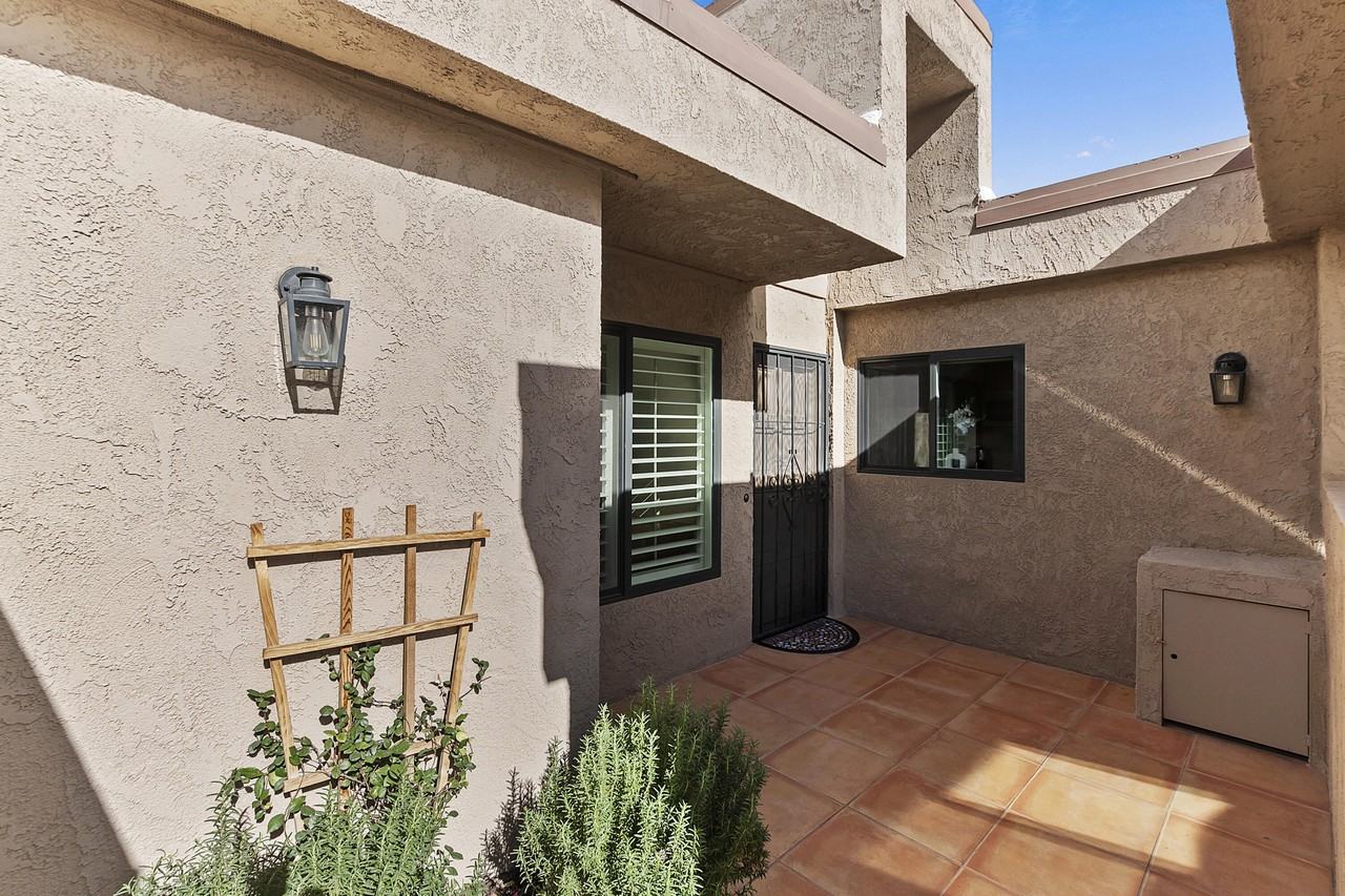 48624 Moon Terrace Lane #48624 - Photo 4 of 31