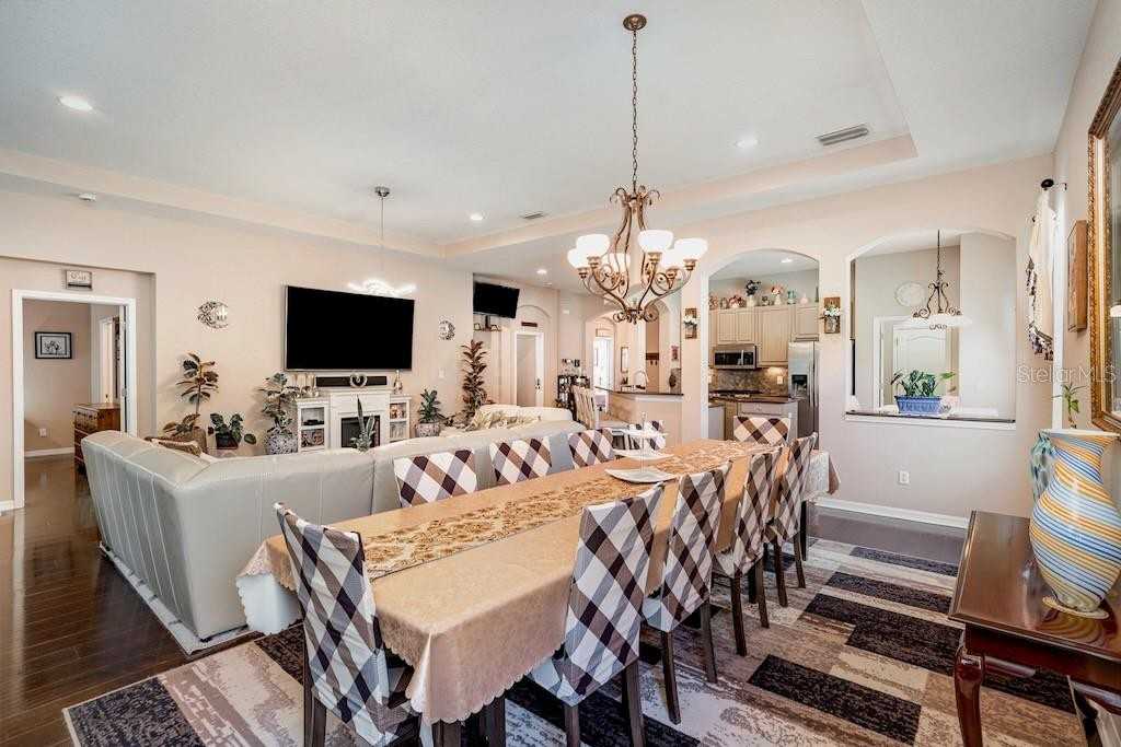 909 Regal Manor Way #909 - Photo 4 of 29